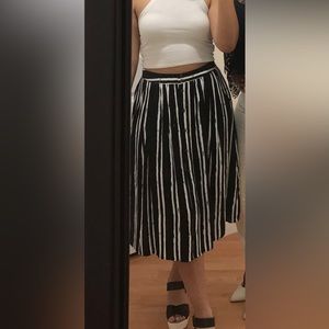 #32 Preloved Forever 21 skirt